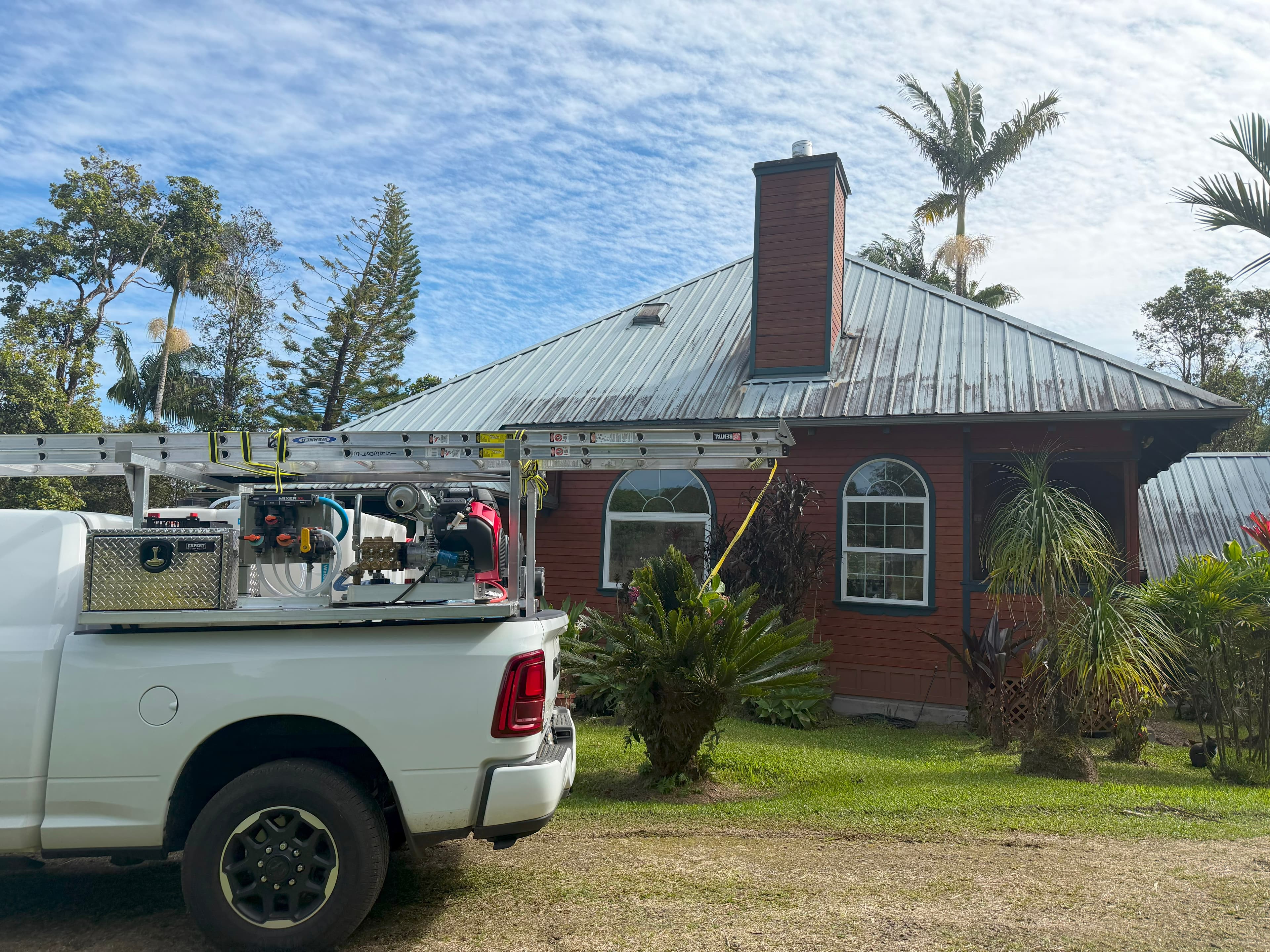 Home roof before cleaning on Oahu Hawaii