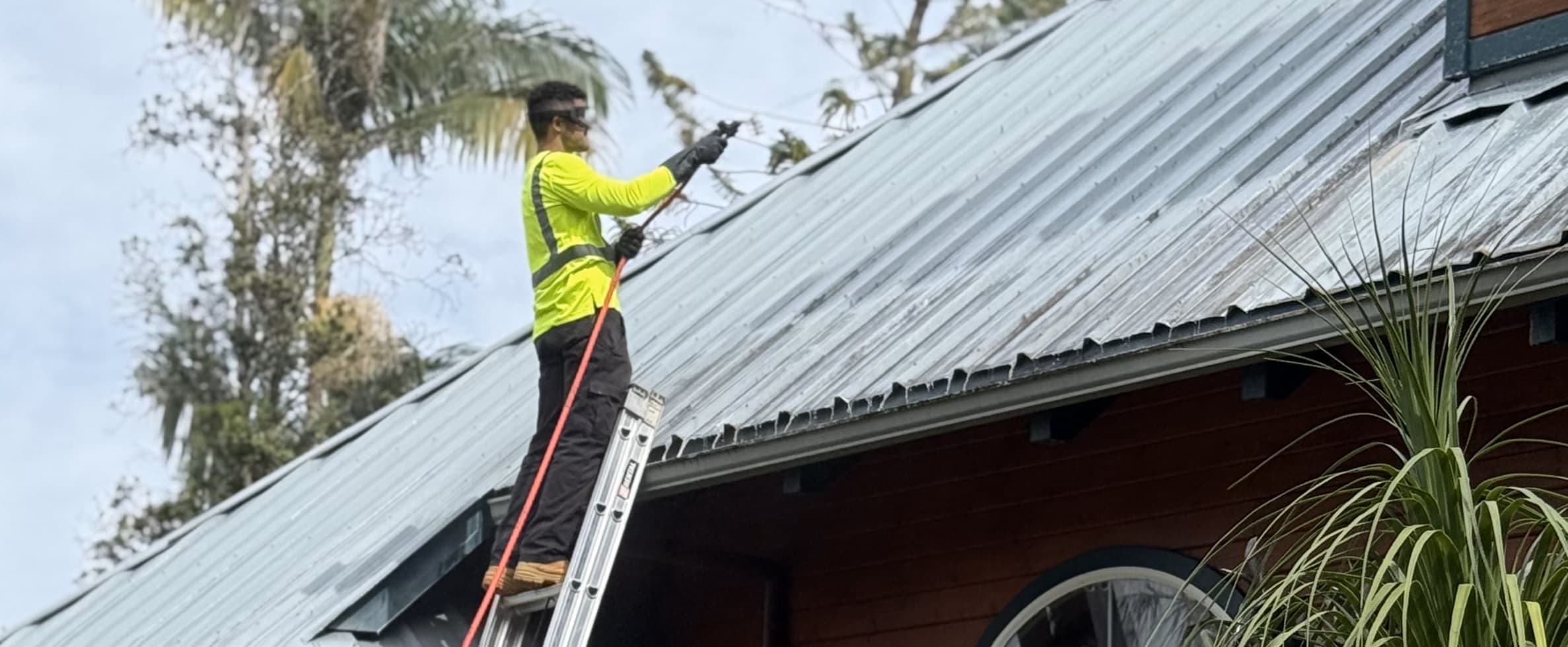 Apex Power Wash roof soft washing service in Oahu