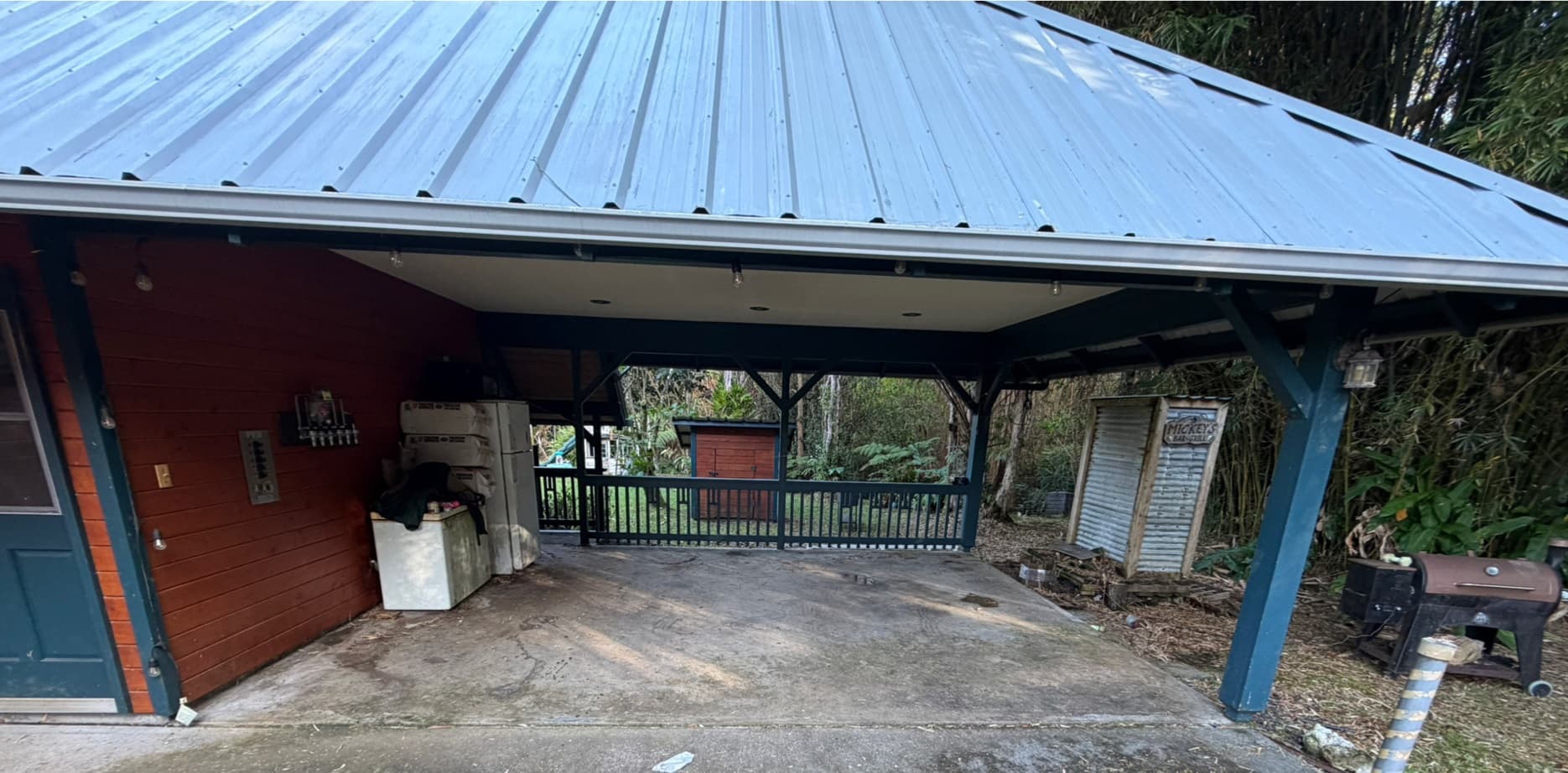 Concrete driveway before cleaning on Oahu Hawaii