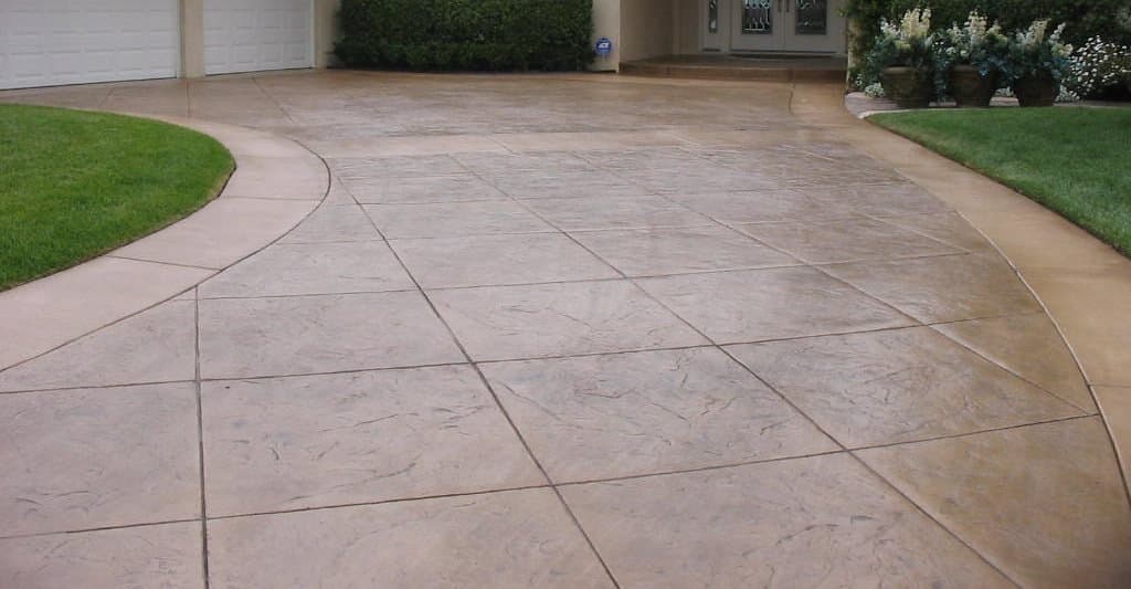 Driveway before cleaning on Oahu Hawaii